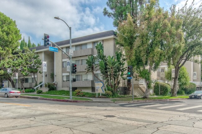 Exterior - Westwood Park Apartments