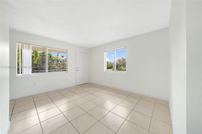 Photo - 480 NW 24th Ave Unidad 23