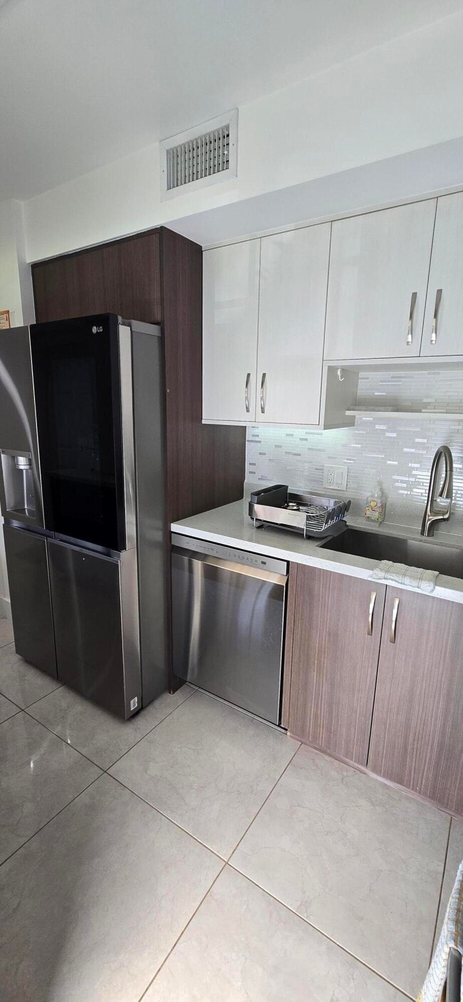 Photo - 3300 N Palm Aire Dr Unit 109