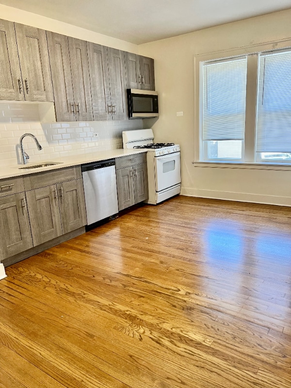 Photo - 5031 N Harding Ave Unit 1E