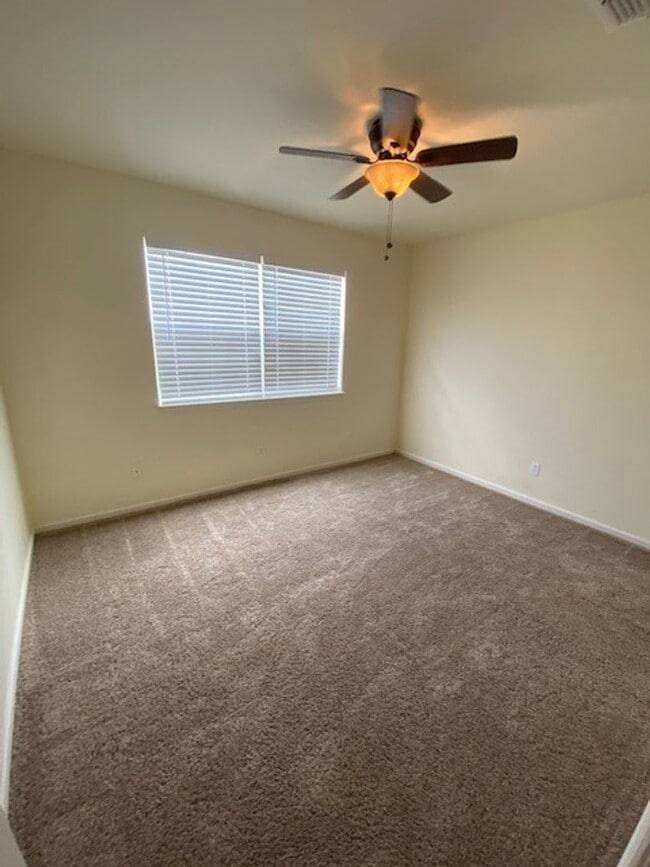 Photo - Lakebend Unit 1