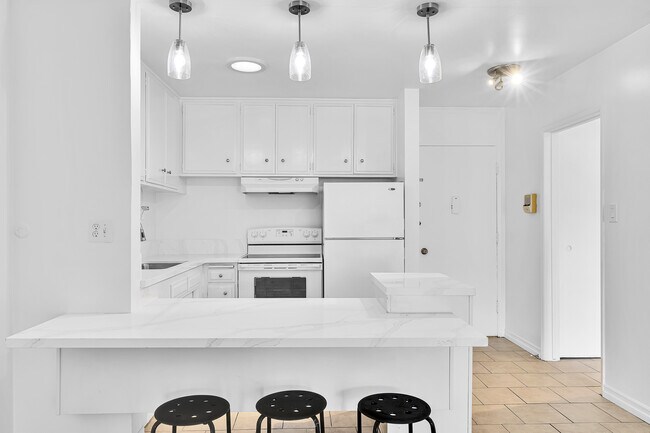 Photo - 320 S Gramercy Pl Condo Unit 302