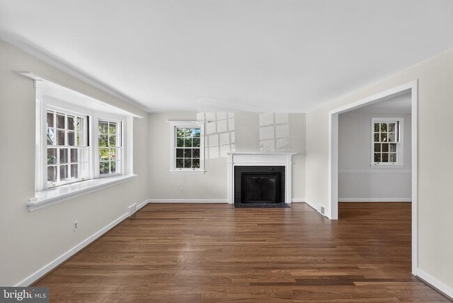 Building Photo - 216 Huron Ave