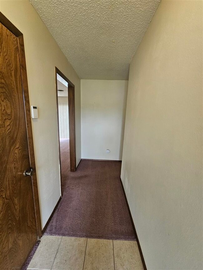 Photo - 1437 NW Great Plains Blvd