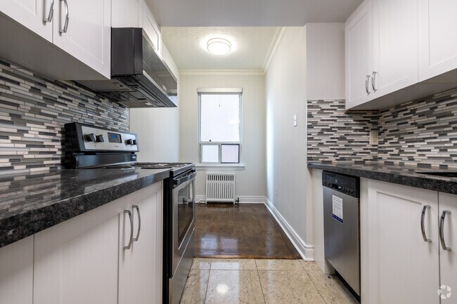 1BR + DEN, 1BA - Kitchen - Gertrude Suites