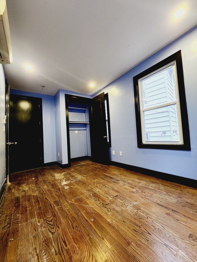 Unit 2 - 77 Vroom St Unit 2