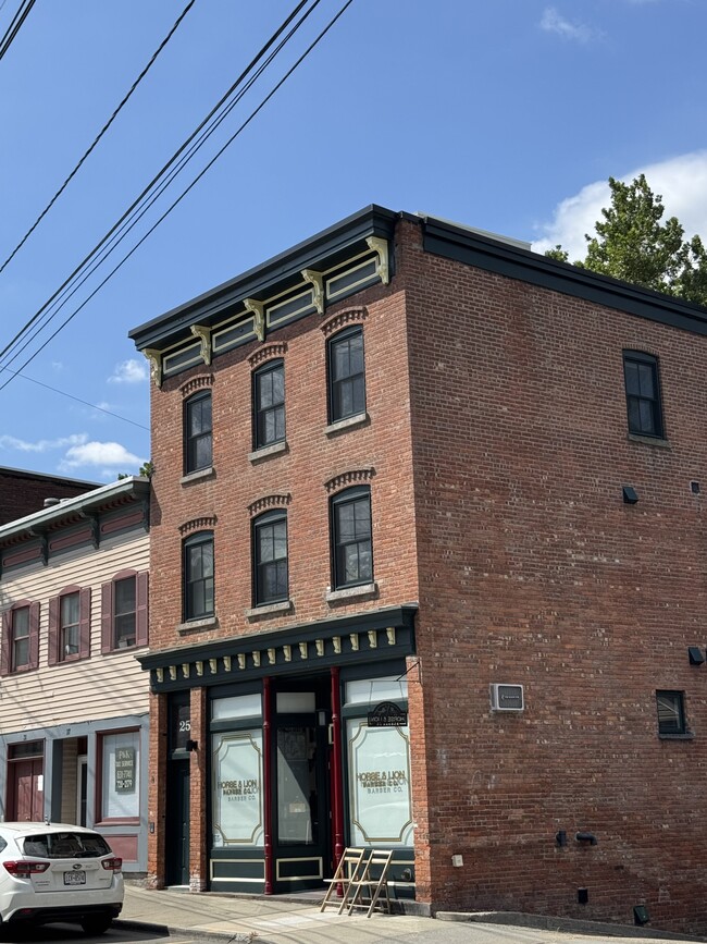 Building Photo - 25 E Main St Unit 4