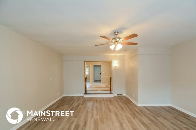 Photo - 4221 Kilcullen Dr