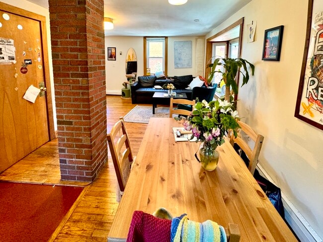 Photo - 2 Inman Pl Unidad 2