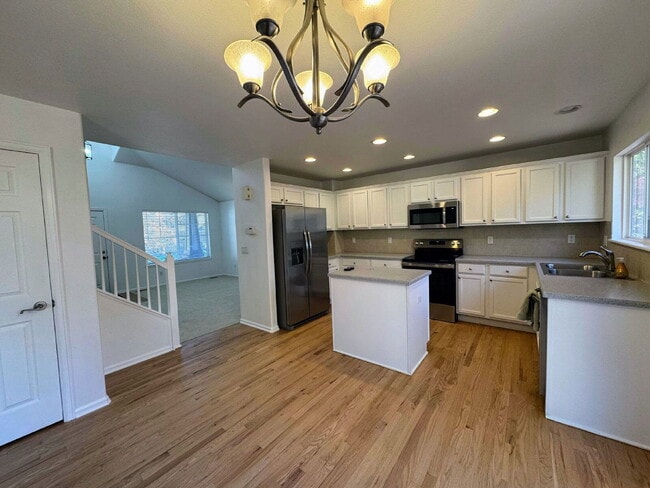 Photo - 4788 Laurelglen Ln
