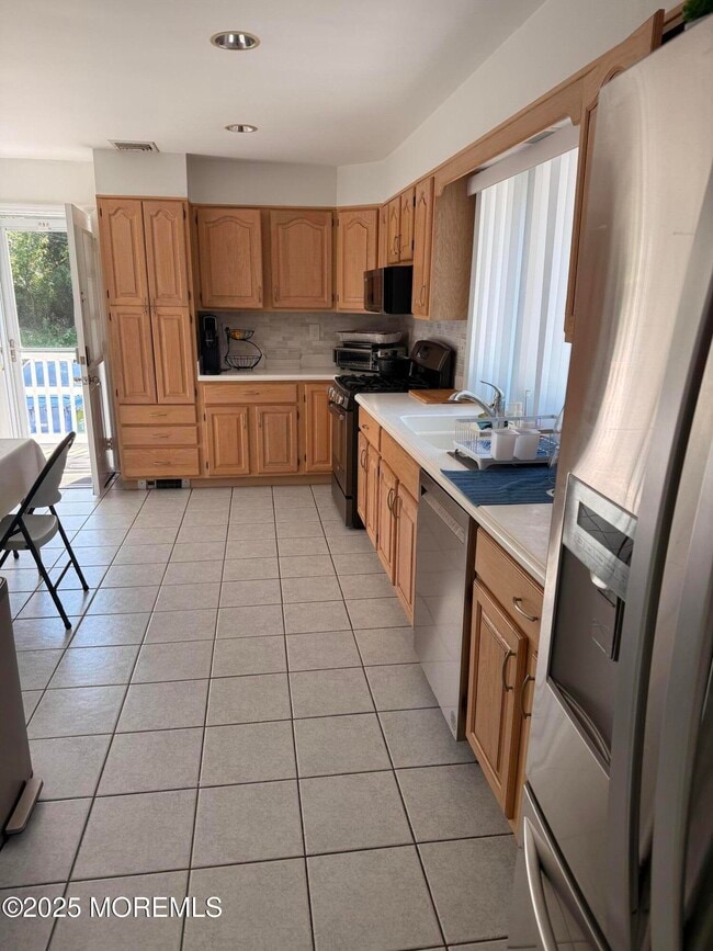 Photo - 704 Dow Ave