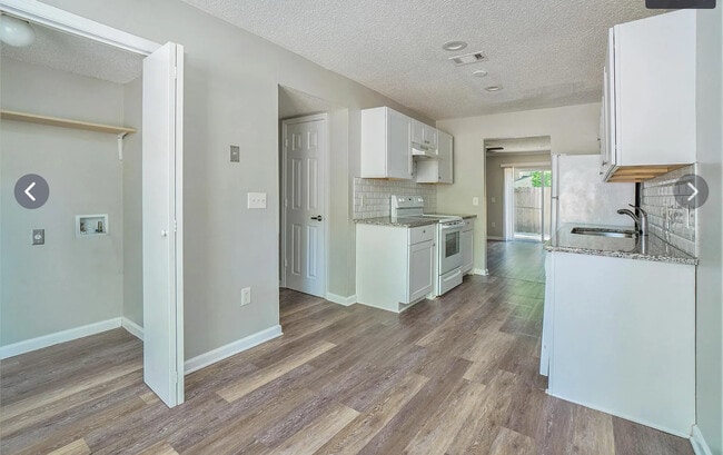 Photo - 926 Amberly Dr