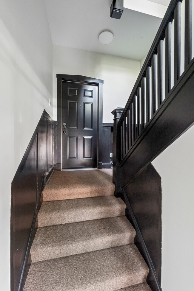 Photo - 6453 N Bosworth Ave Unit 1