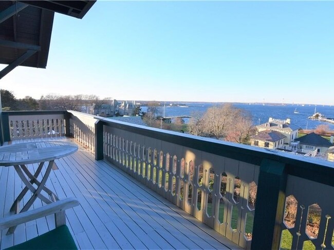 35 Chastellux Ave Unit J