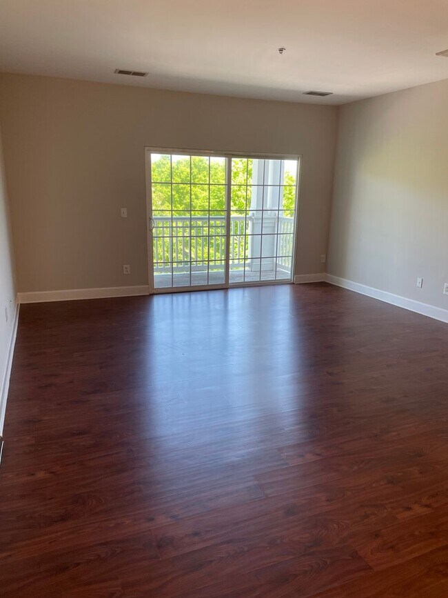 Photo - Move In Ready! Great 2 Bedroom 1 Bath Condo