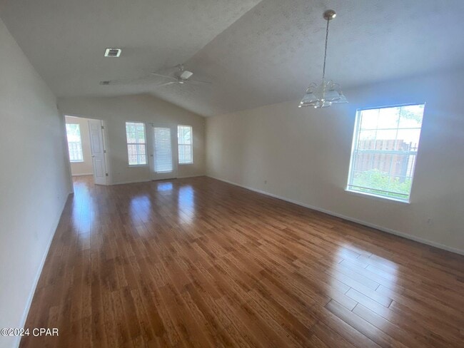 111 Abigail Ln