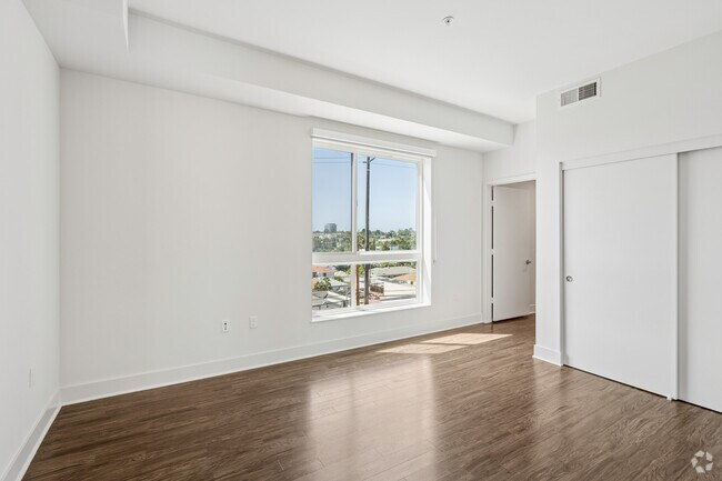 2 Bedroom A 2BR, 2BA - 816SF - Bedroom 2