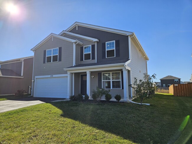 Building Photo - 1735 Bayberry Ln