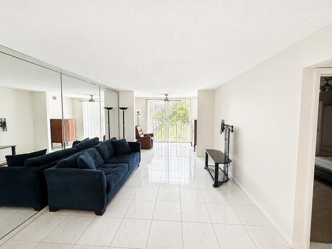 Photo - 14307 Bedford Dr Unit 302