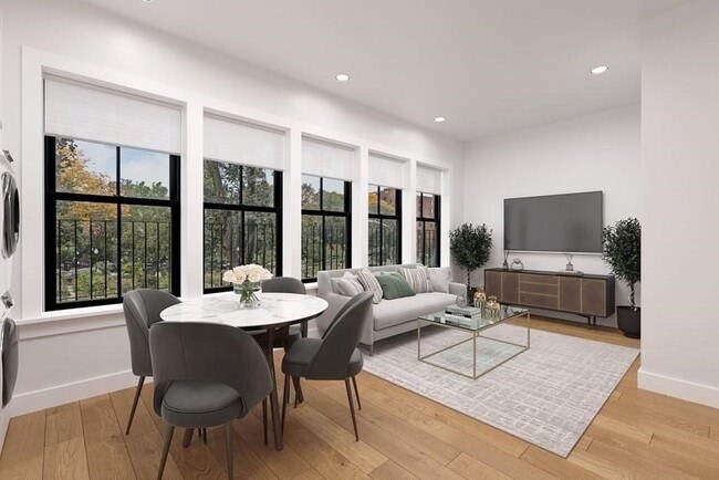 Photo - 213 W Springfield St Unit 1