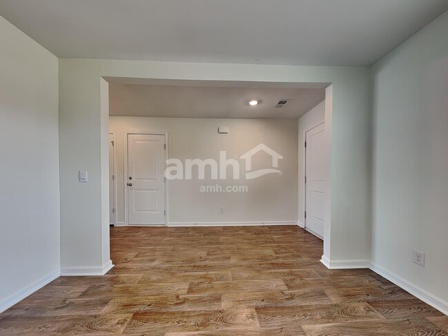 Photo - 176 Tobago Cir