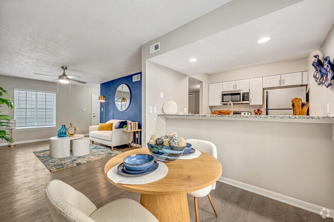 2BR, 2BA - 1,102SF - Dining room