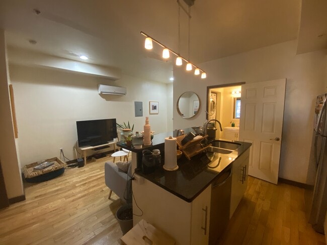 Photo - 925 N Calvert St Unit 1R