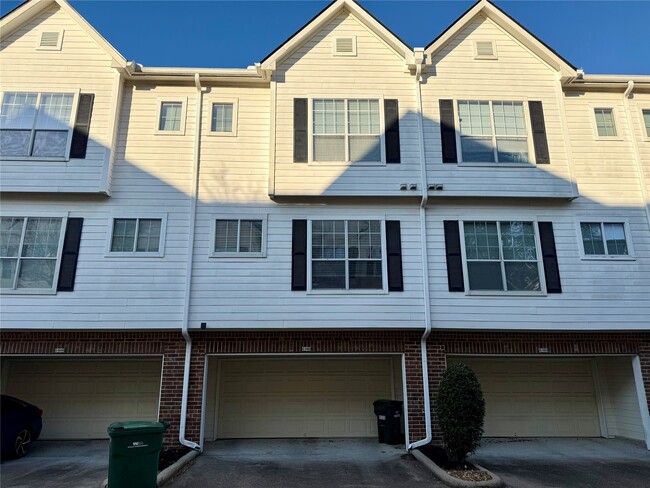 Building Photo - 9200 Westheimer Rd Unit 1003