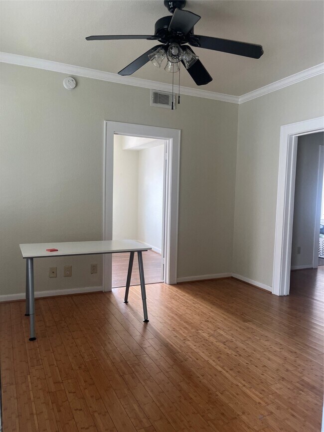 Photo - 1024 Heights Blvd Unidad True