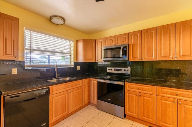 Photo - 16221 SW 102nd Ave