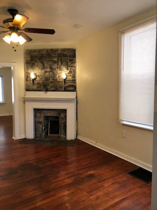 Dining Room - 637 Collins Ave