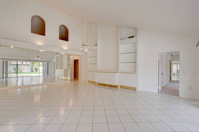 Photo - Luxurious 3 Bedroom Oasis with Pool and Beach Access AVAILABLE NOW!