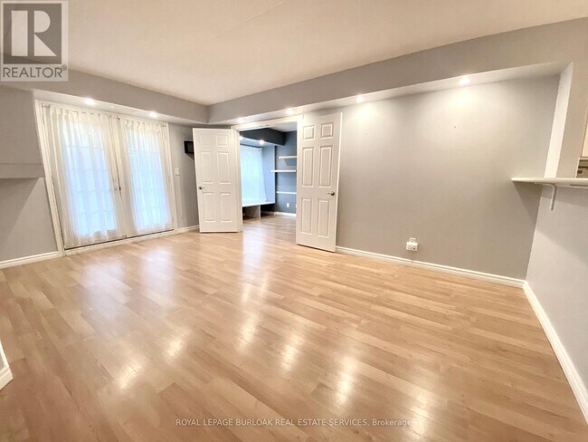 Photo - 1450 Bishops Gate Unité 209