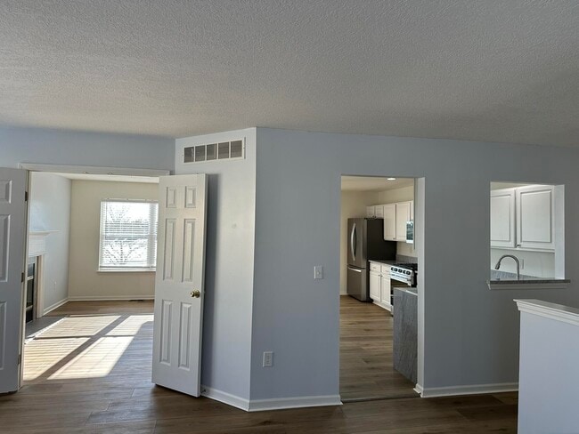 Photo - 3956 Bridle Pass