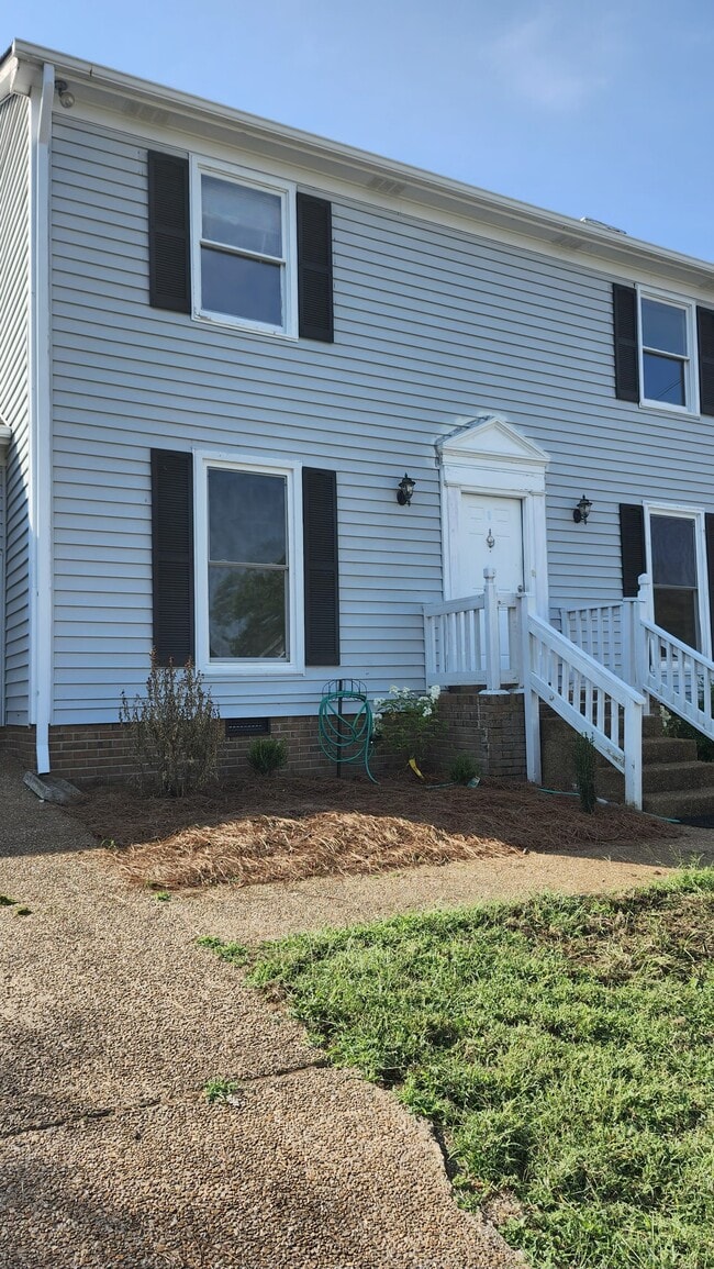 Building Photo - 5140 Village Trce