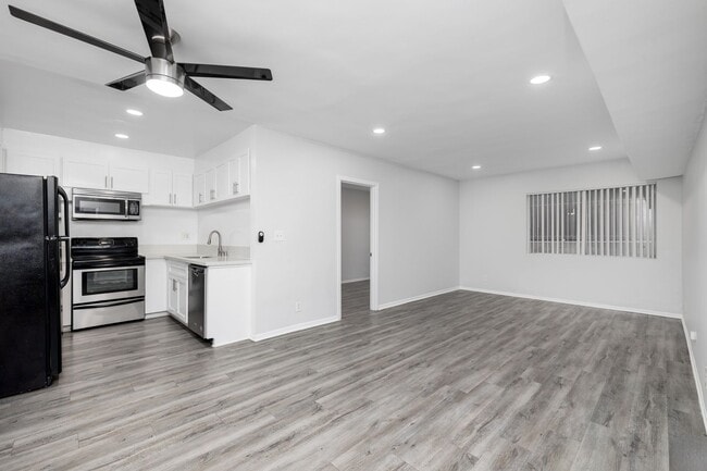 Photo - 7244 Hillside Ave