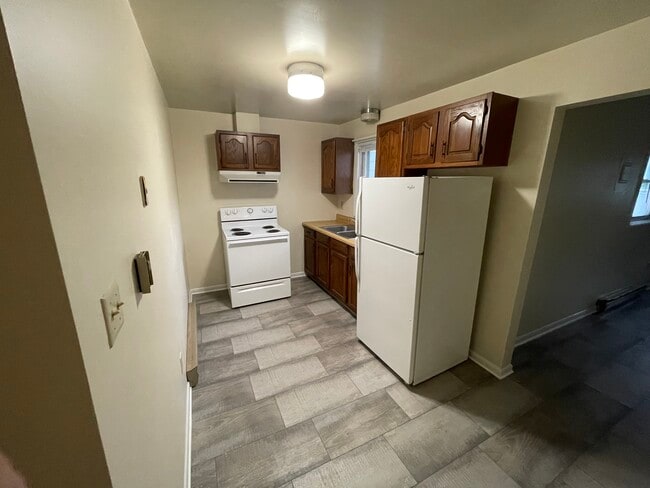 Kitchen - 148 N Church St