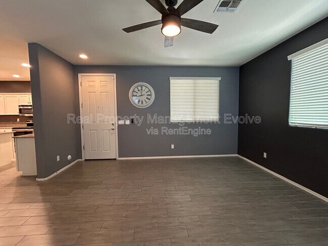 Photo - 2632 N 73rd Glen