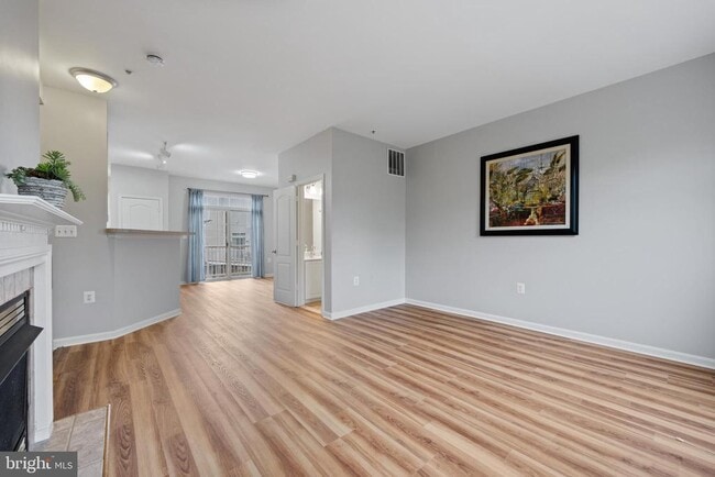 Photo - 556 Rhapsody Ct