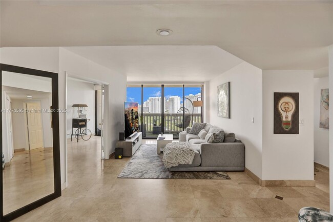 Building Photo - 1000 E Island Blvd Unit 2105 Rental