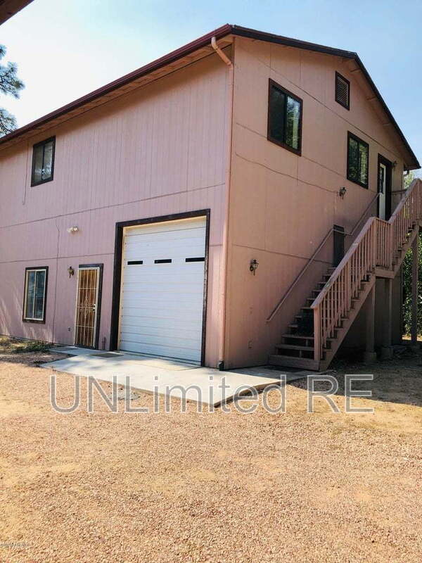 Building Photo - 1518 Shoup St Unit C&D