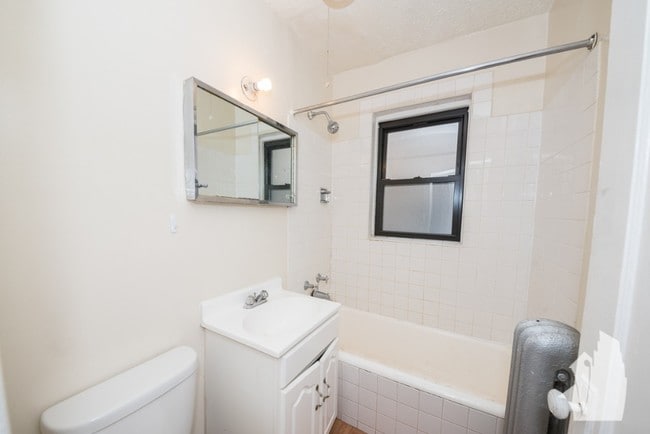 Photo - 516 W Cornelia Ave Unit 302