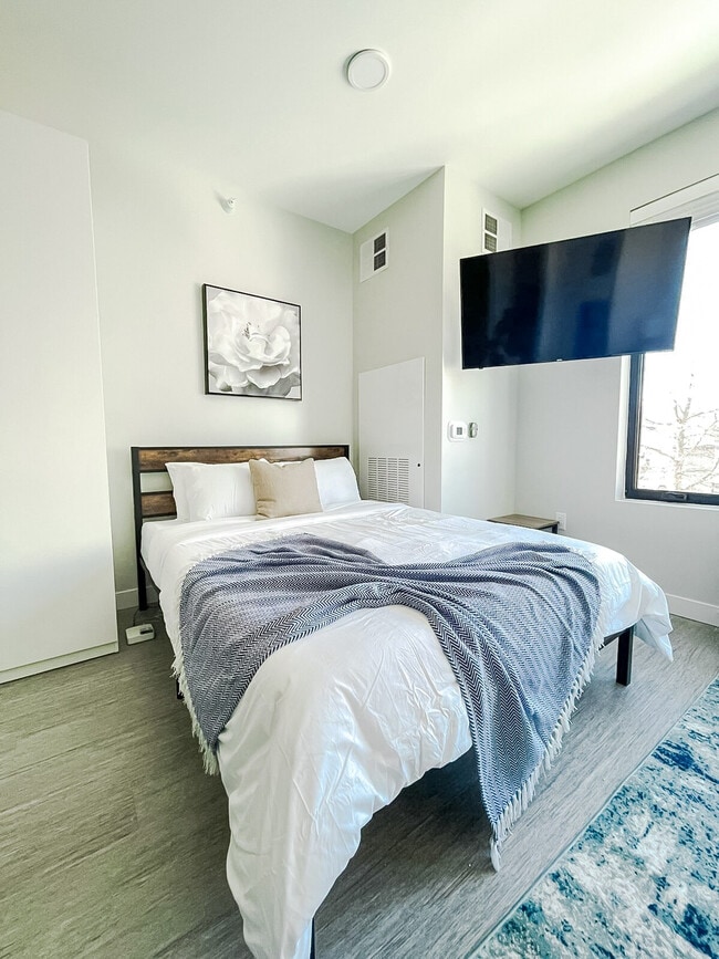 Photo - 2530 University Ave Unit SI ID1036809P