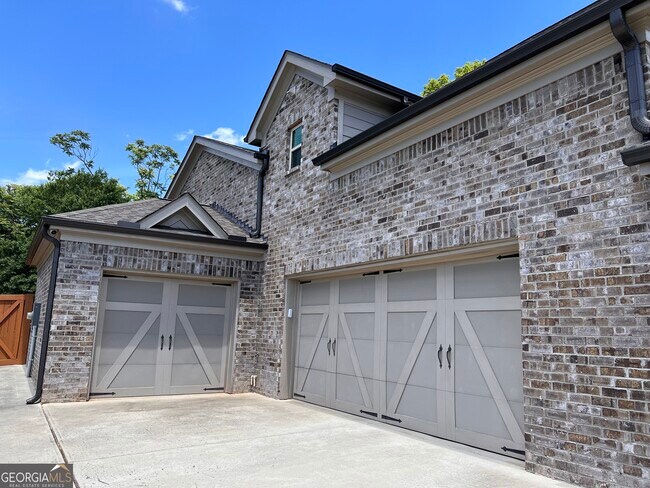 Photo - 4080 Mayhill Cir