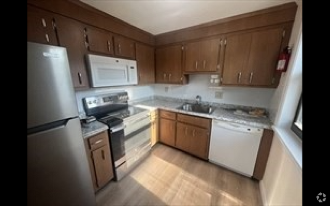 Building Photo - 54 Lynde St Unit #6 Rental