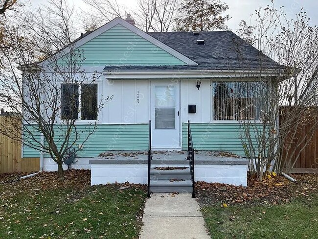 Building Photo - 14805 Russell Ave