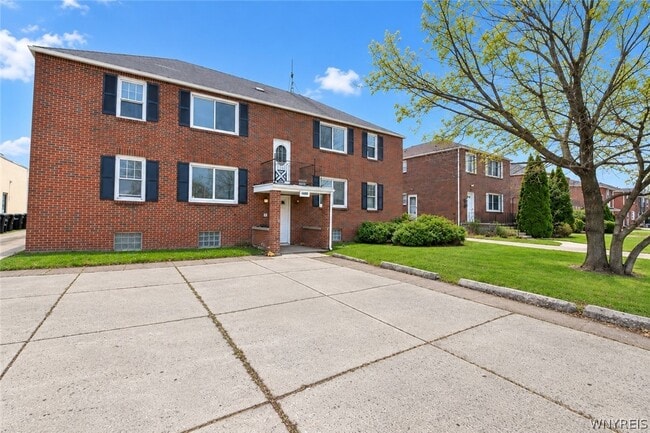 Building Photo - 1455 Sheridan Dr