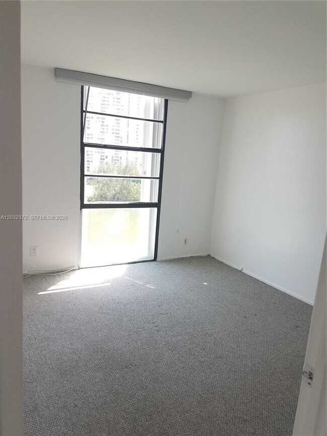 3475 N Country Club Dr Unit 805
