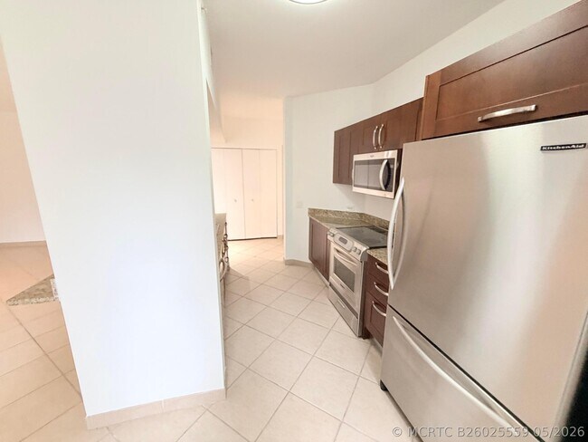 Photo - 19900 E Country Club Dr Unit 210