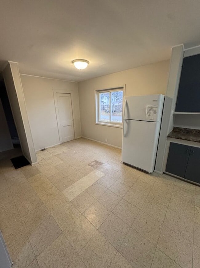 Photo - 1408 Eckart St